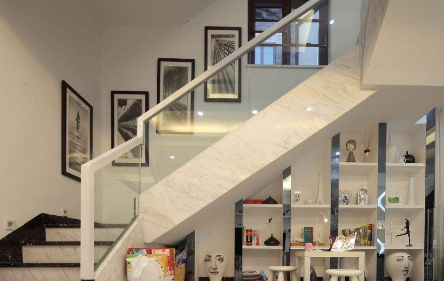 武漢家裝樓梯扶手用什么材質(zhì)更好？