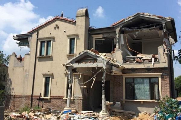 560萬裝修別墅被敲成破爛，不要被“研藝裝飾業界榮譽”蒙蔽雙眼