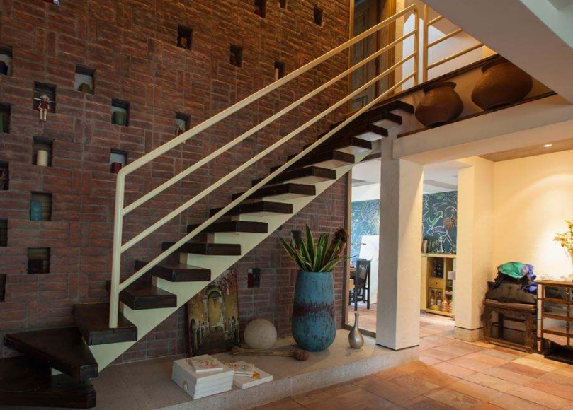 復(fù)式樓裝修技巧 復(fù)式樓梯裝修的幾種樣式